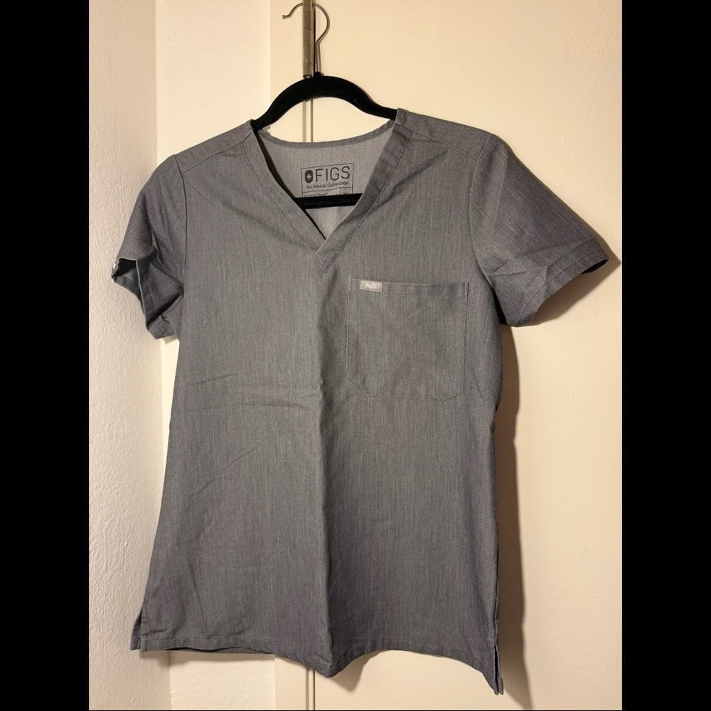Figs Women’s Scrubs Set